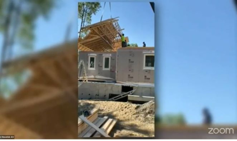 Placing the roof onto the housing unit